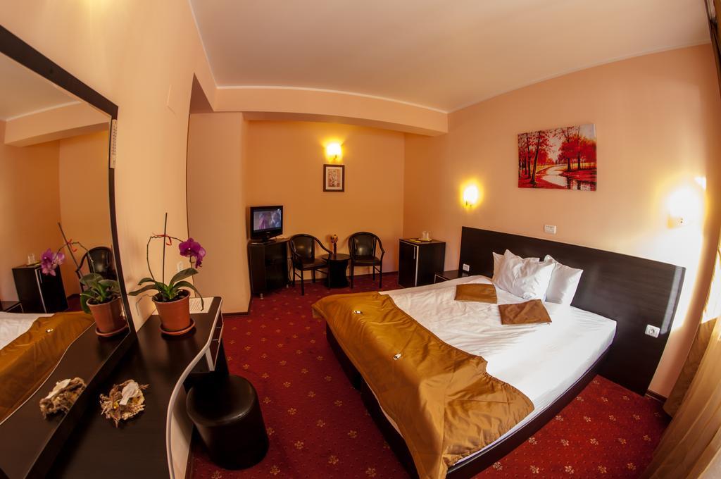 Carpatic Hotel Predeal Room photo