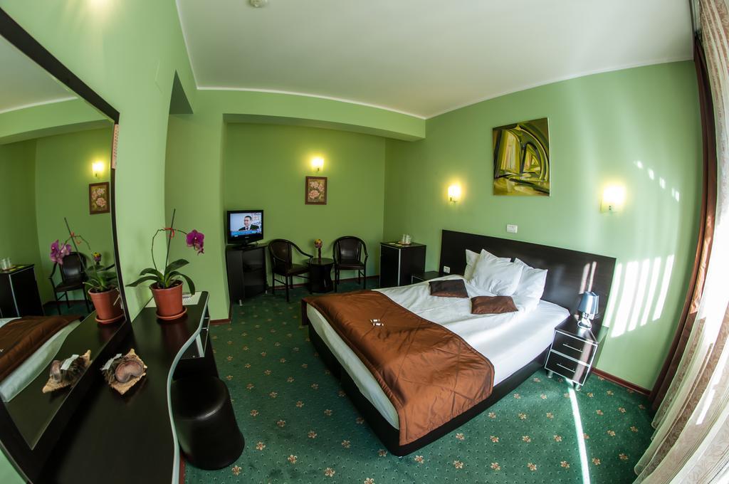 Carpatic Hotel Predeal Room photo